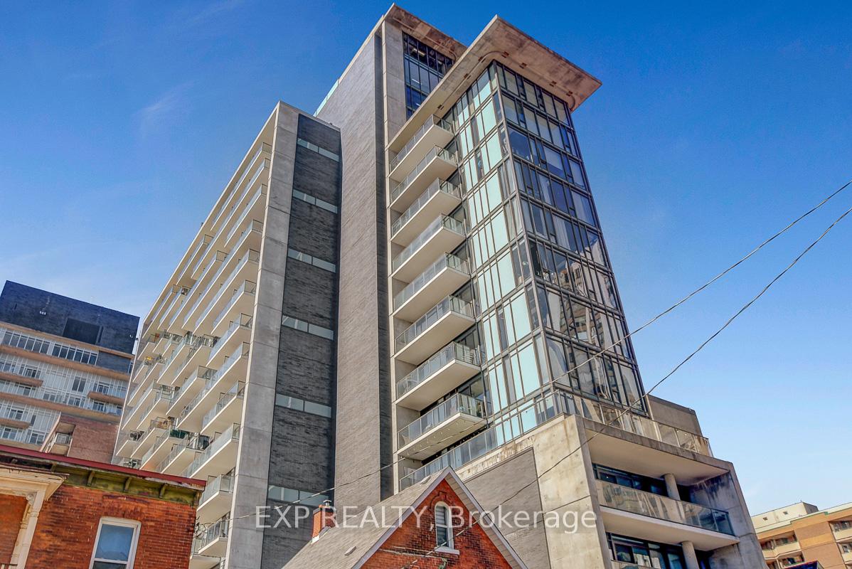 Front of Unit 1610, 224 Lyon Street N