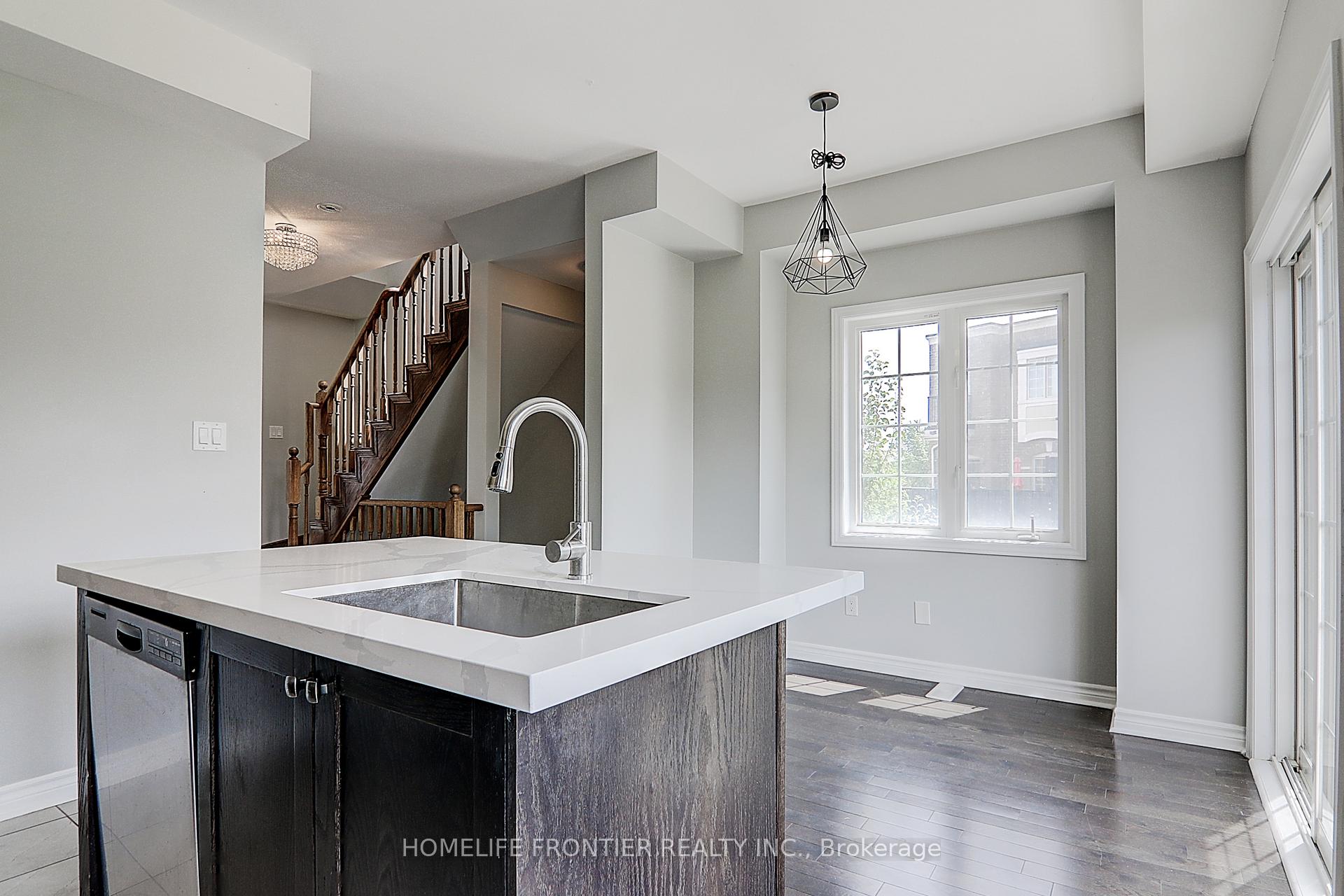 Photo 12 of 53 Ferris Square, Clarington, Courtice — HOMEH