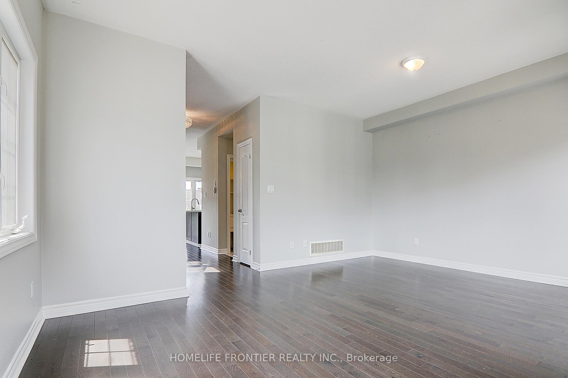 Photo 17 of 53 Ferris Square, Clarington, Courtice — HOMEH