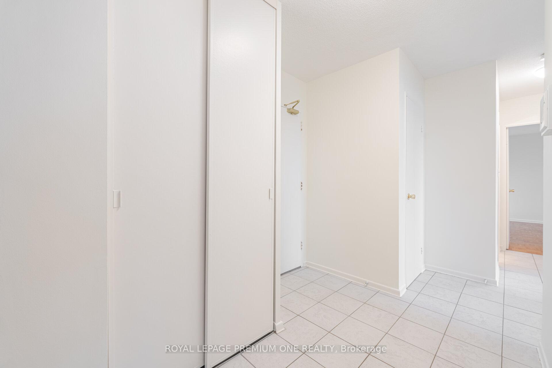 Photo 9 of Unit 210, 5 Vicora Linkway, Toronto, Flemingdon Park — HOMEH