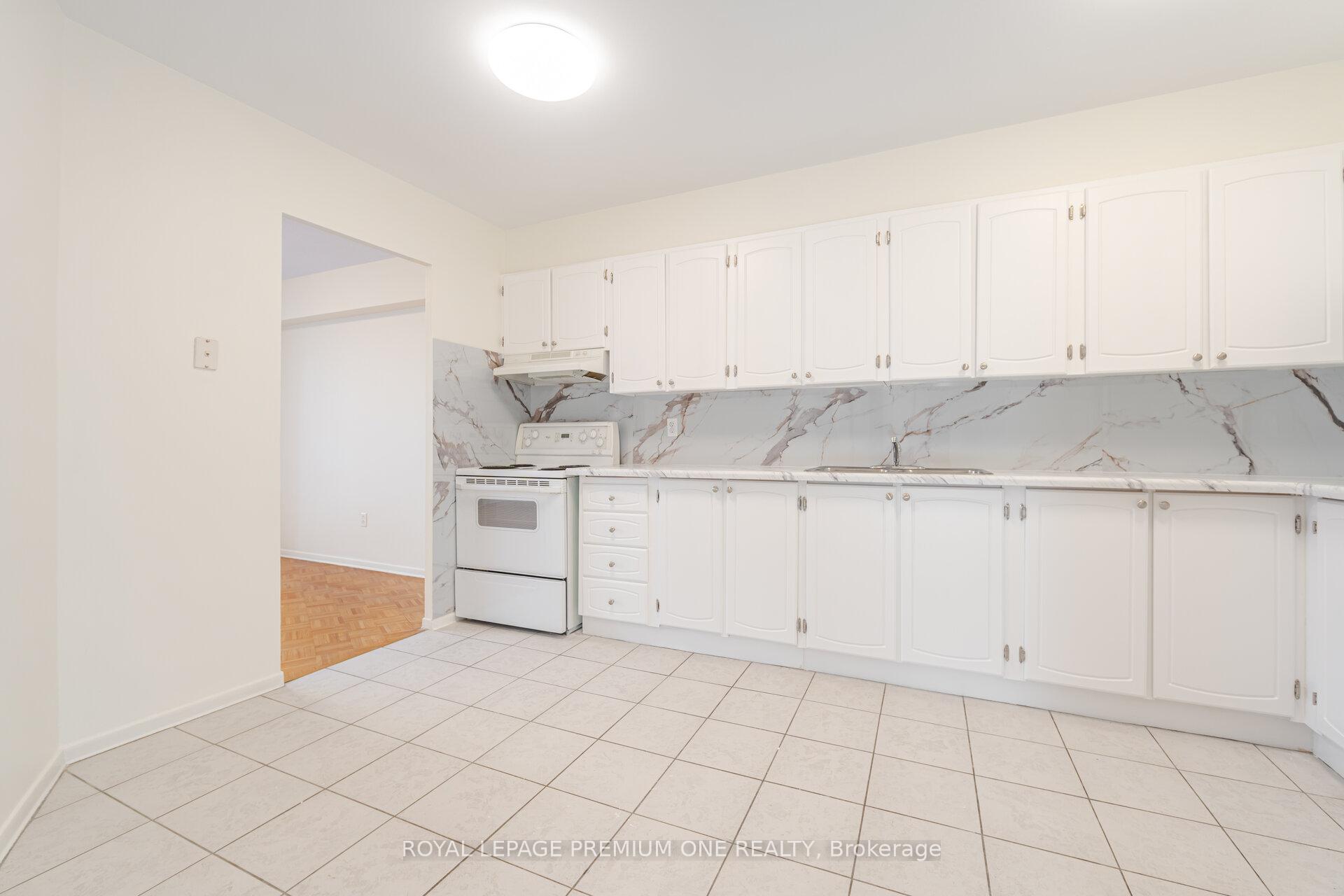 Photo 15 of Unit 210, 5 Vicora Linkway, Toronto, Flemingdon Park — HOMEH