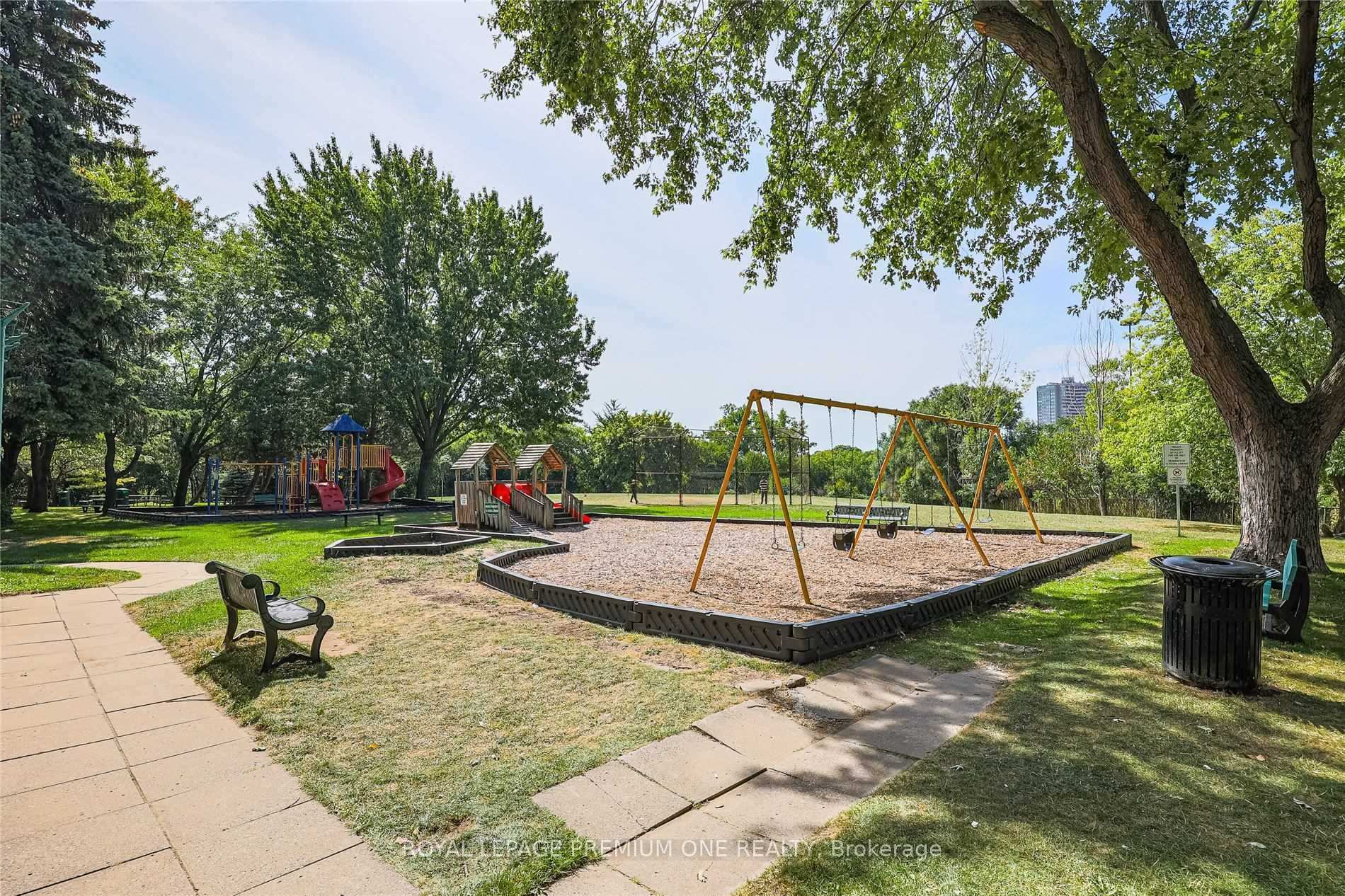 Photo 24 of Unit 210, 5 Vicora Linkway, Toronto, Flemingdon Park — HOMEH