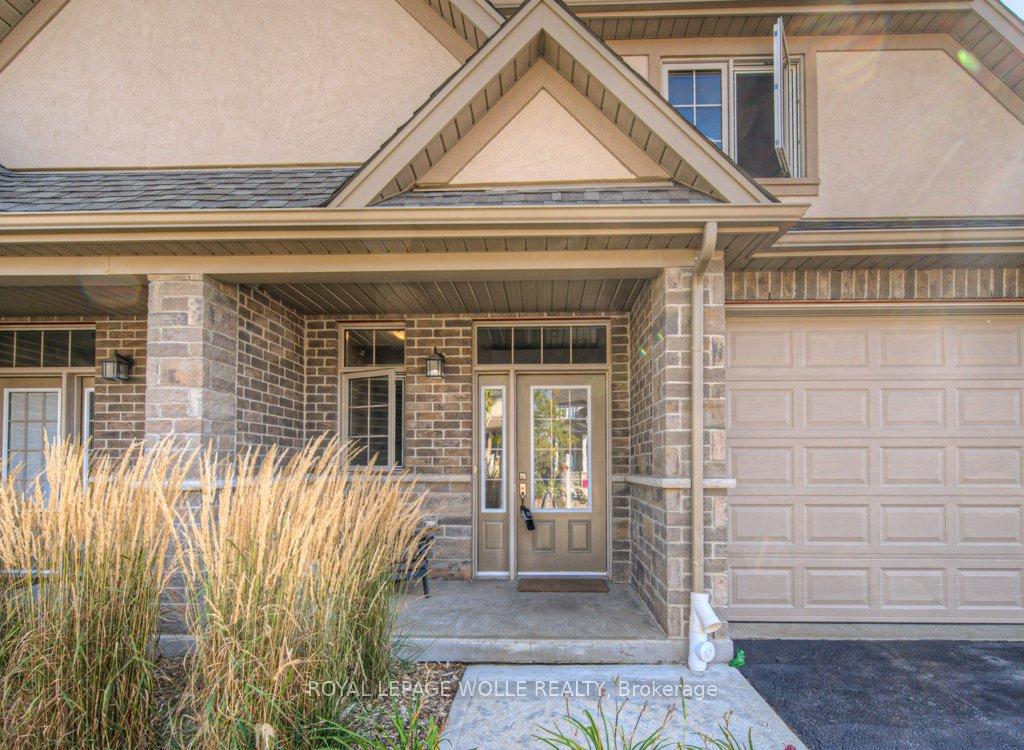Photo 3 of 286 Tall Grass Crescent, Kitchener — HOMEH