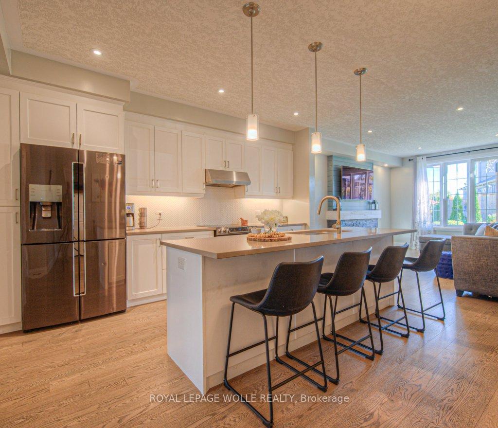 Photo 11 of 286 Tall Grass Crescent, Kitchener — HOMEH