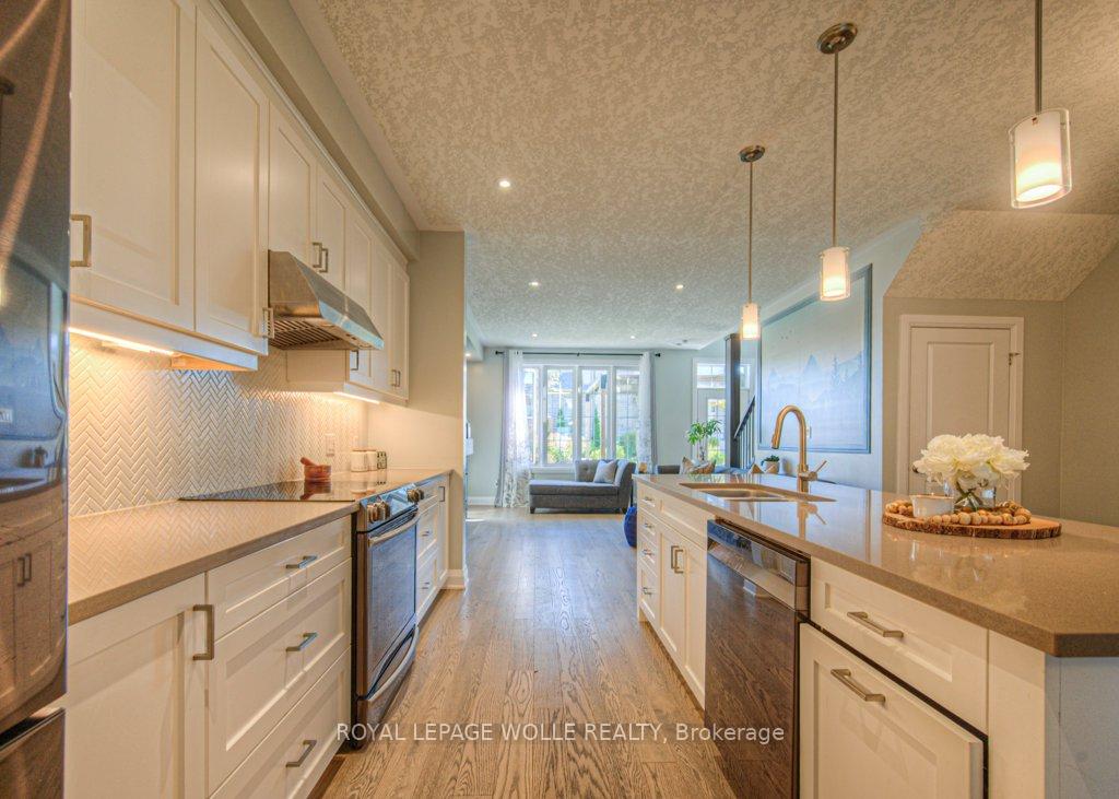 Photo 15 of 286 Tall Grass Crescent, Kitchener — HOMEH
