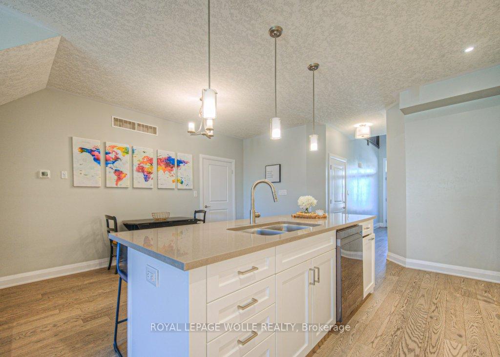 Photo 16 of 286 Tall Grass Crescent, Kitchener — HOMEH