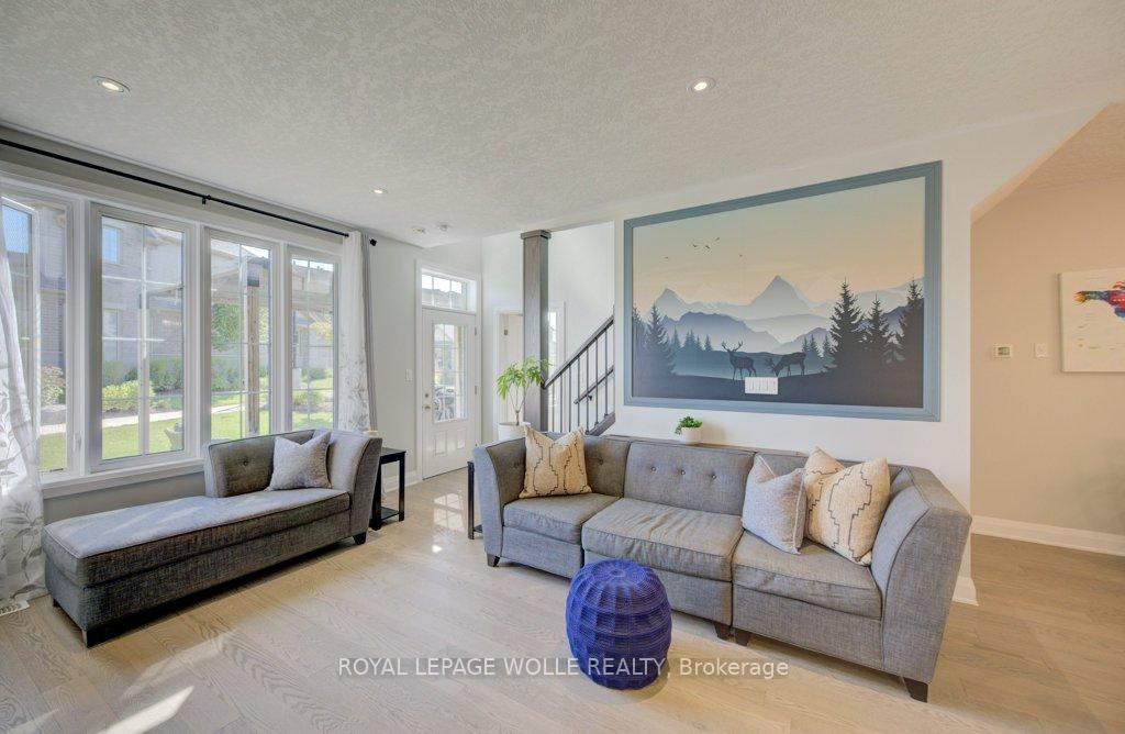 Photo 23 of 286 Tall Grass Crescent, Kitchener — HOMEH