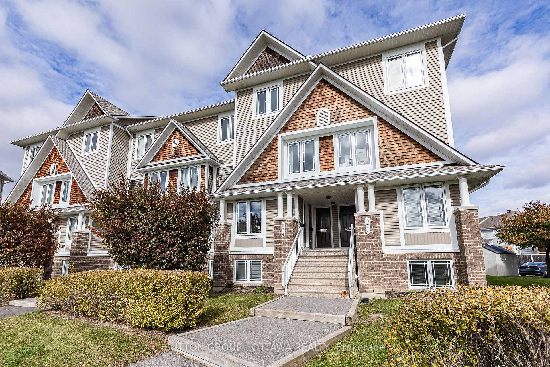 Photo 2 of 566 Lakeridge Drive, Ottawa, Avalon East — HOMEH