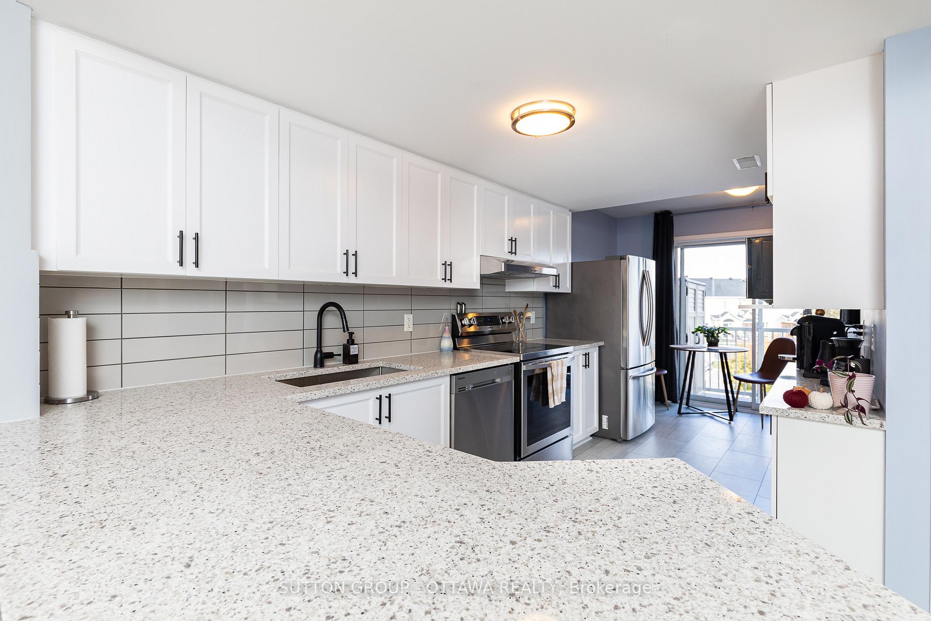 Photo 4 of 566 Lakeridge Drive, Ottawa, Avalon East — HOMEH