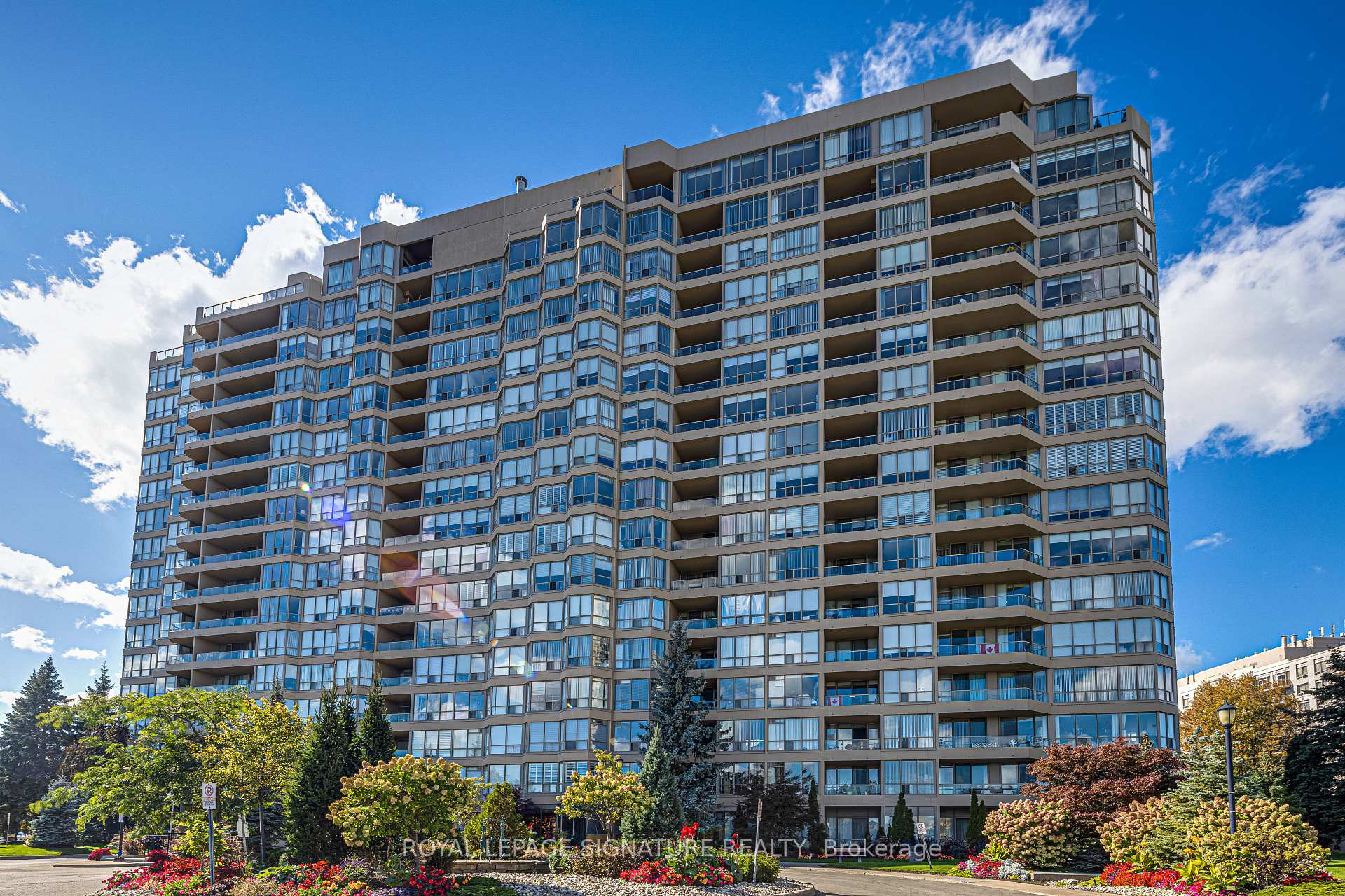 Front of Unit 1419, 1880 Valley Farm Road