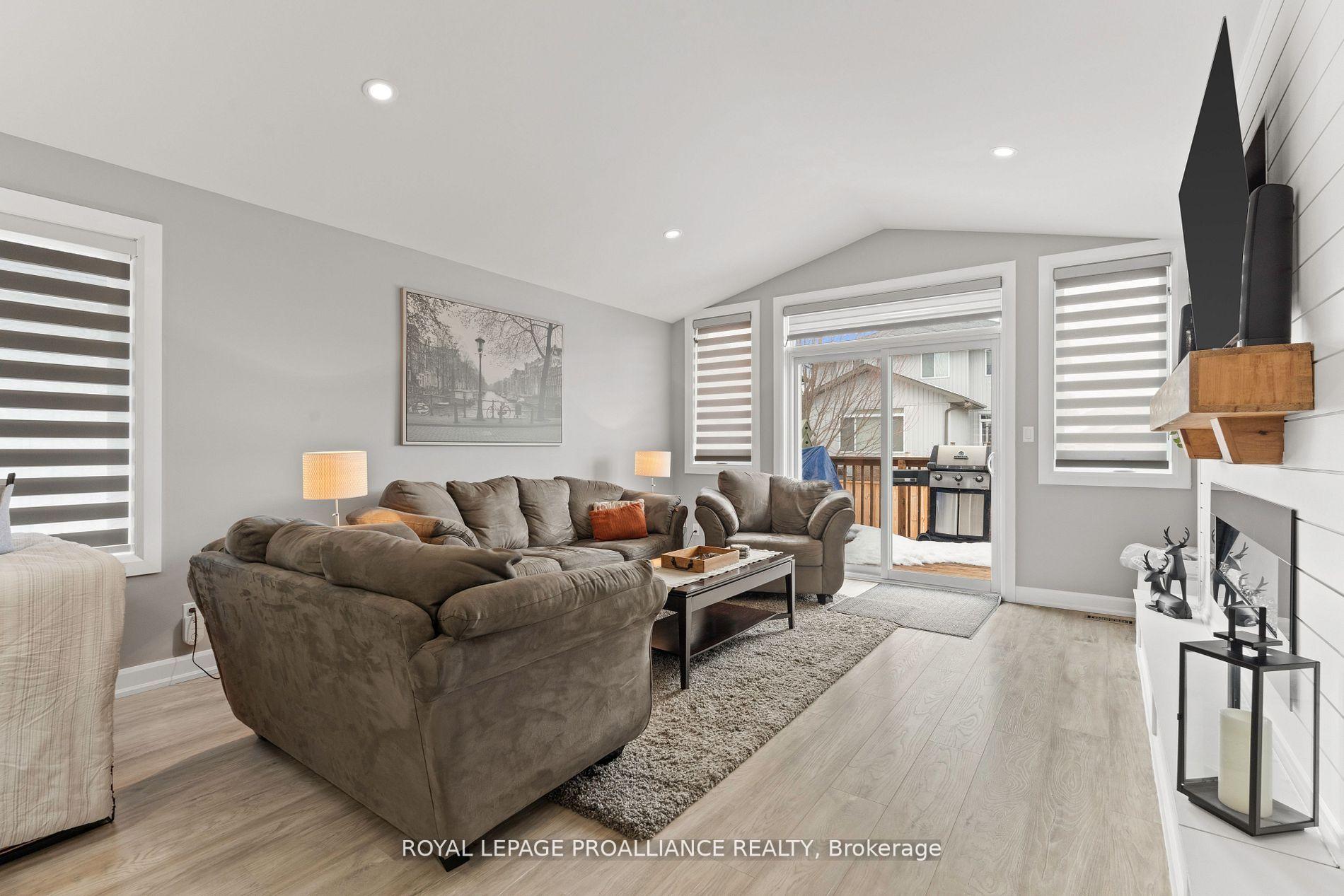 Photo 12 of 90 Aldersgate Drive, Belleville, Belleville Ward — HOMEH