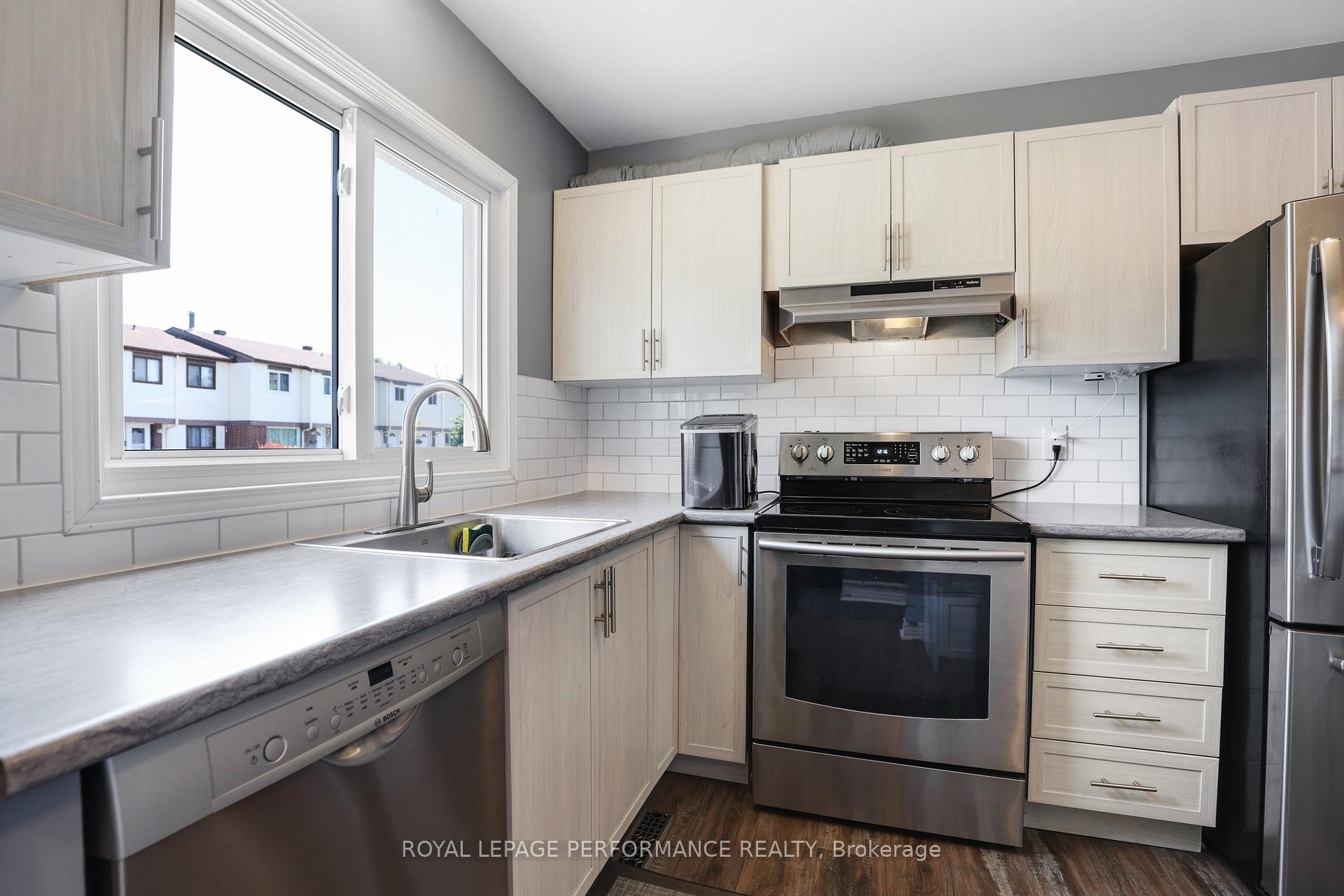 Photo 5 of 1962 Kelden Crescent, Ottawa, Blackburn Hamlet (South) — HOMEH