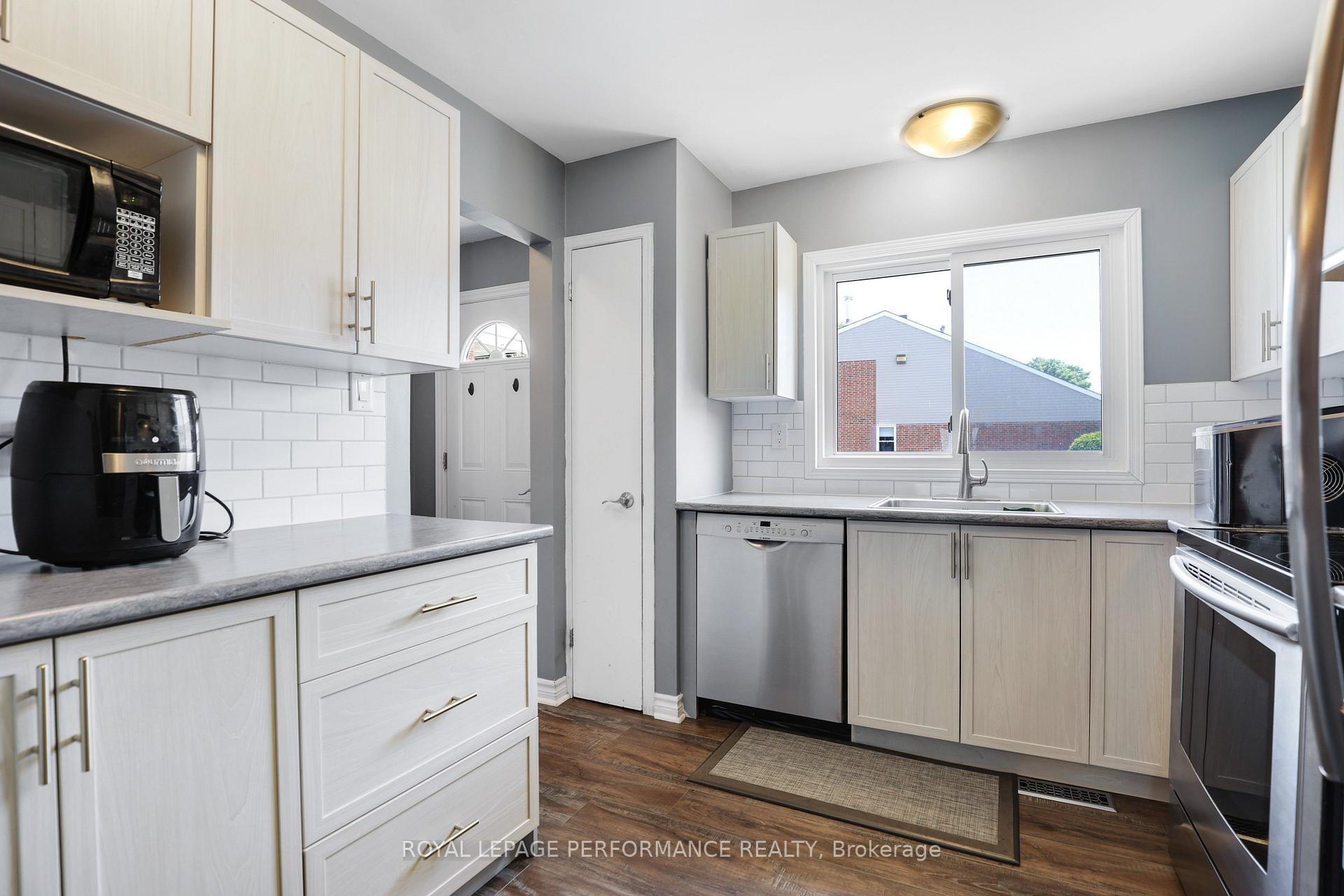 Photo 7 of 1962 Kelden Crescent, Ottawa, Blackburn Hamlet (South) — HOMEH