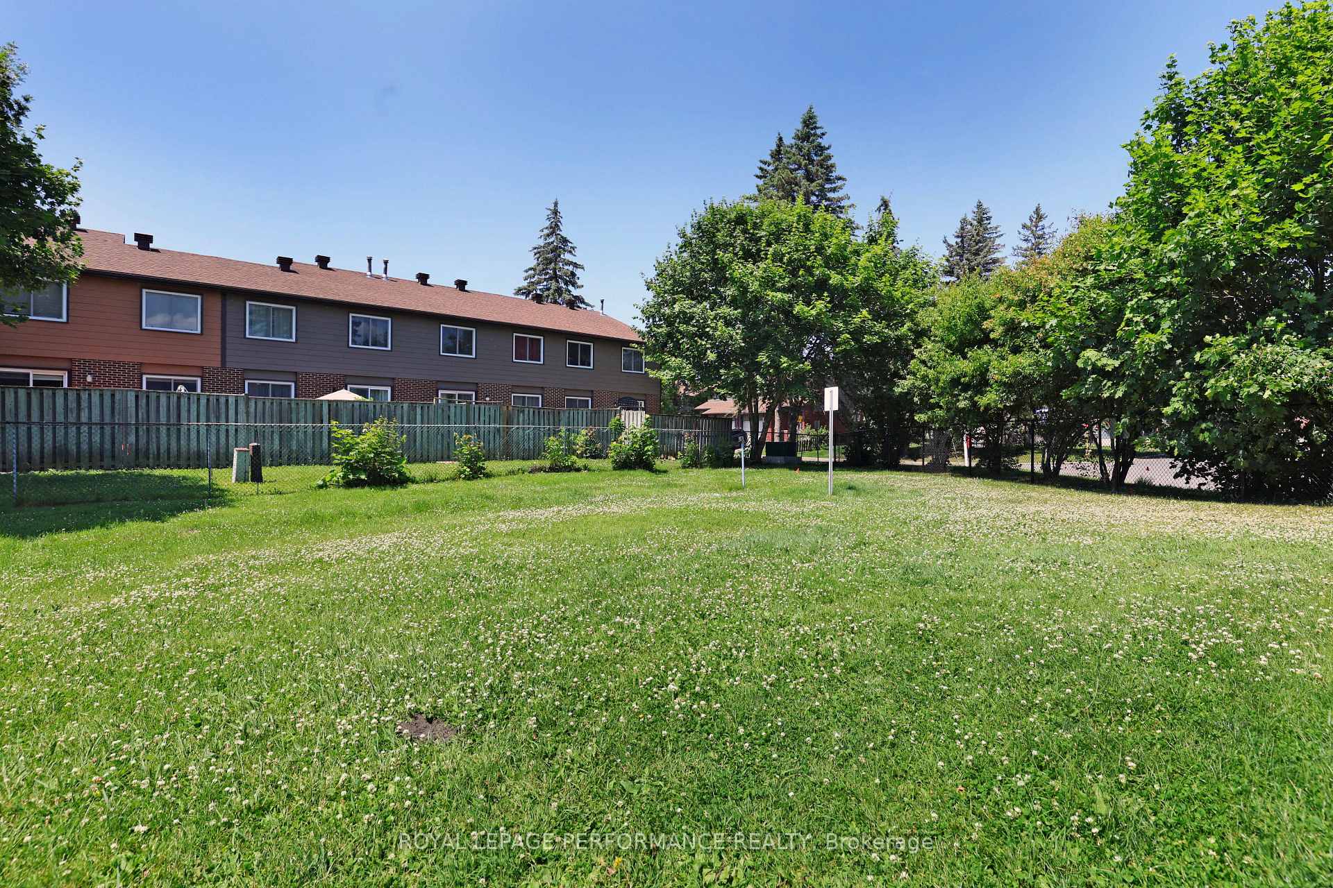 Photo 28 of 1962 Kelden Crescent, Ottawa, Blackburn Hamlet (South) — HOMEH