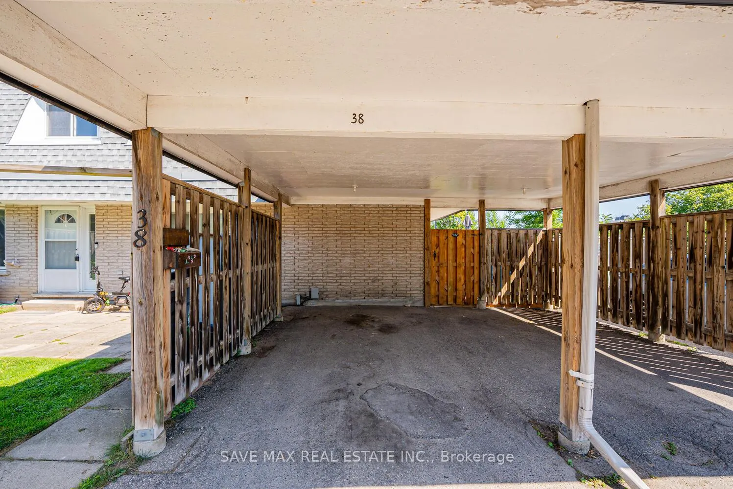 Photo 5 of Unit 38, 14 Williamsburg Road, Kitchener — HOMEH
