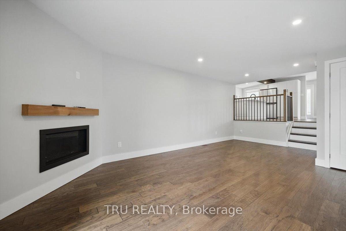 Photo 17 of 2114 Balharrie Avenue, Ottawa, Hawthorne Meadows — HOMEH