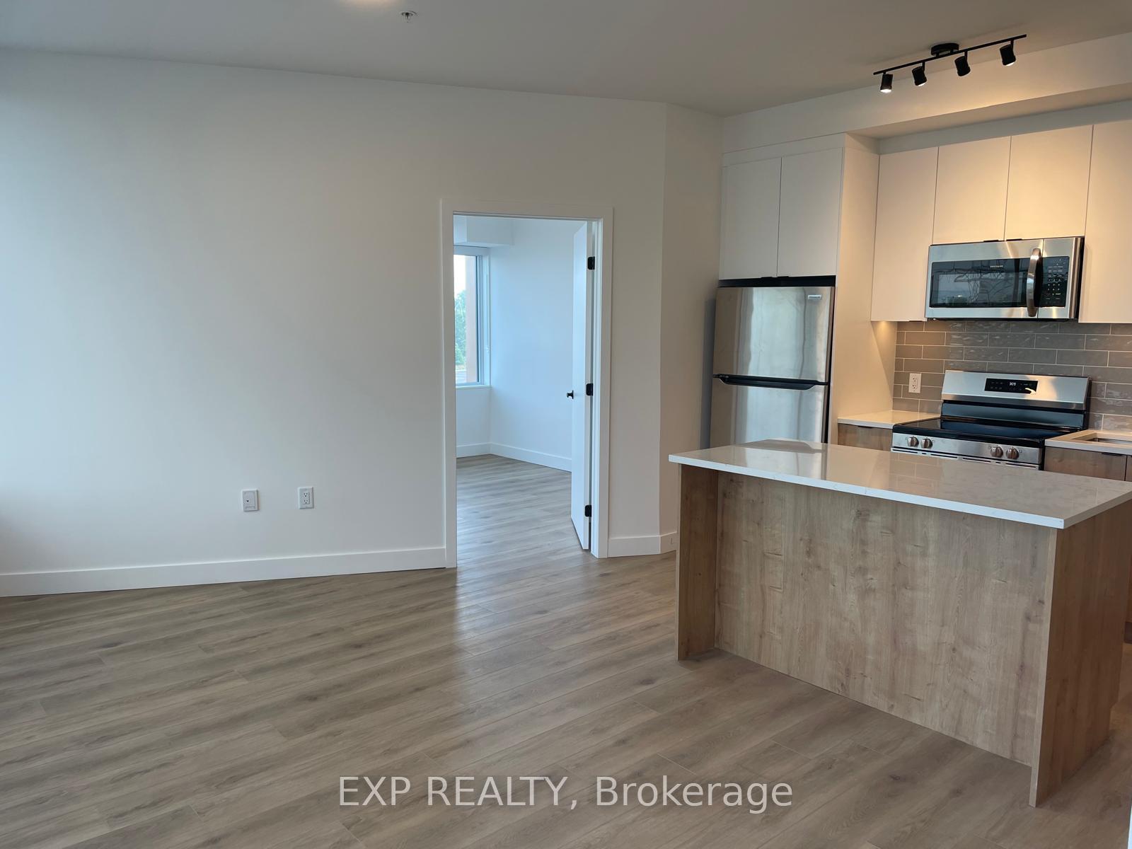 Photo 10 of Unit 212, 1600 James Naismith Drive, Ottawa, Pineview — HOMEH