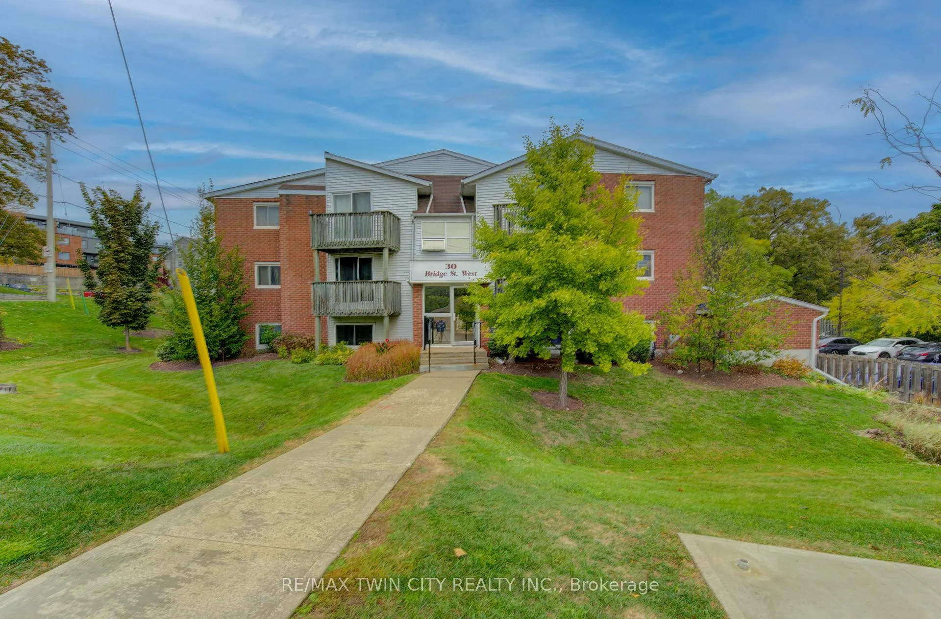 Photo 1 of 30 Bridge Street, Kitchener — HOMEH