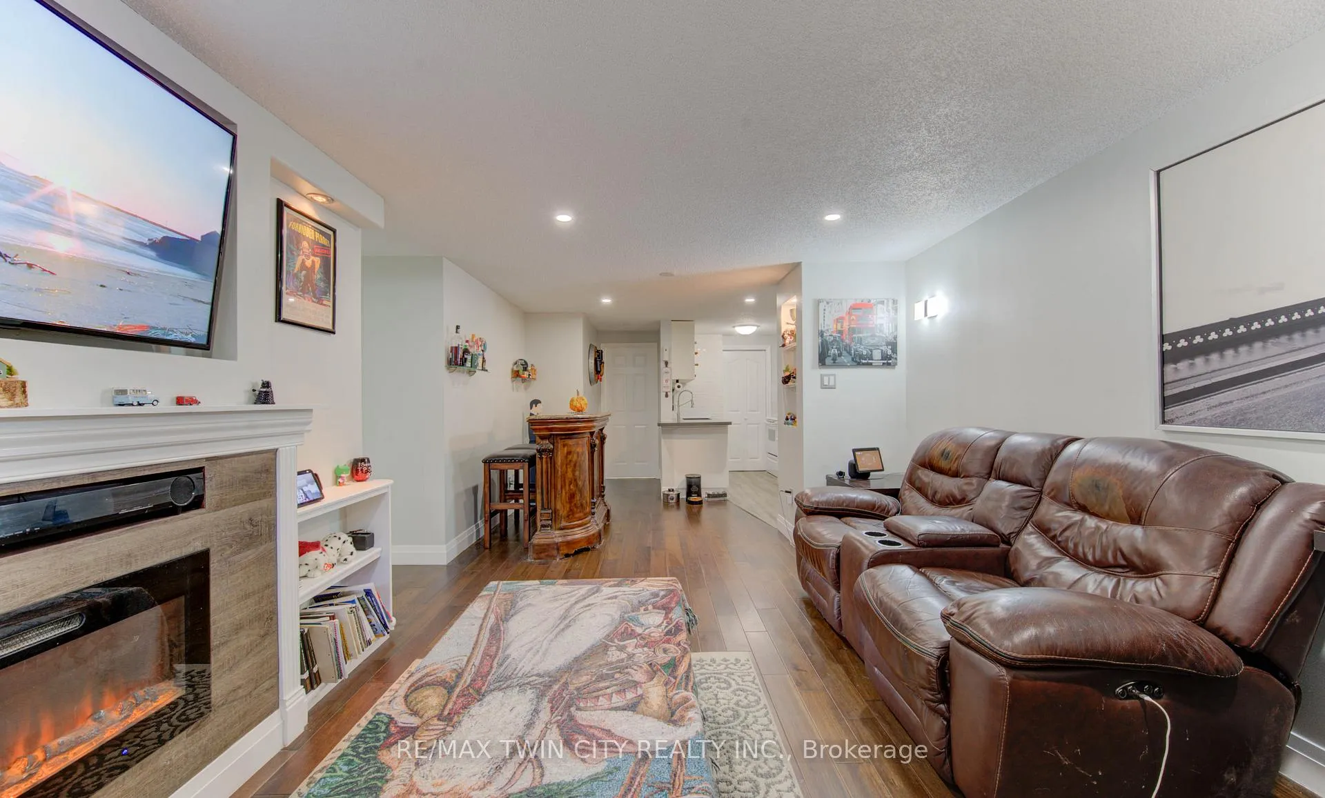Photo 17 of 30 Bridge Street, Kitchener — HOMEH