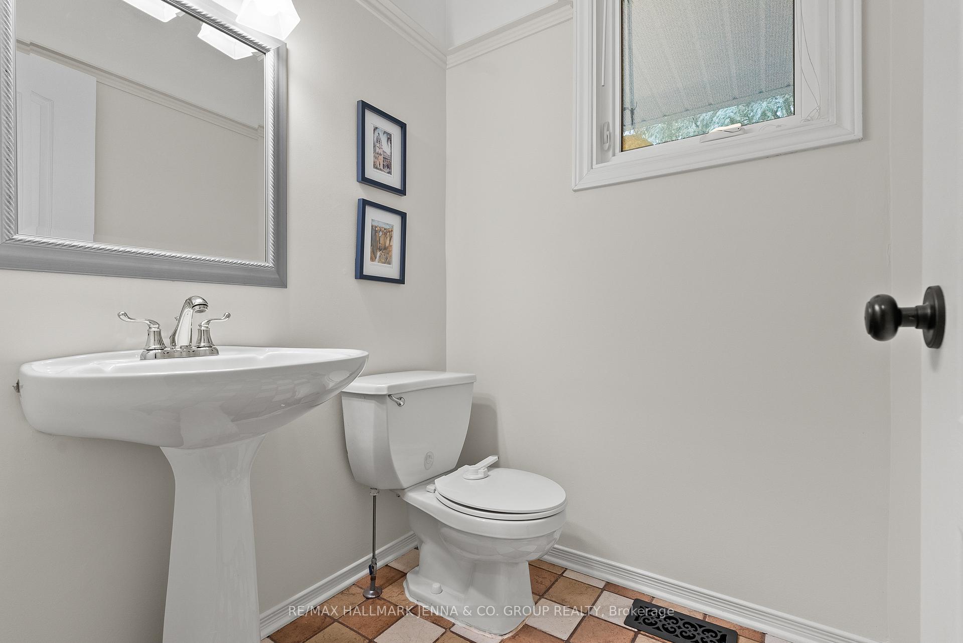 Photo 5 of 364 Stoneway Drive, Ottawa, Barrhaven East — HOMEH