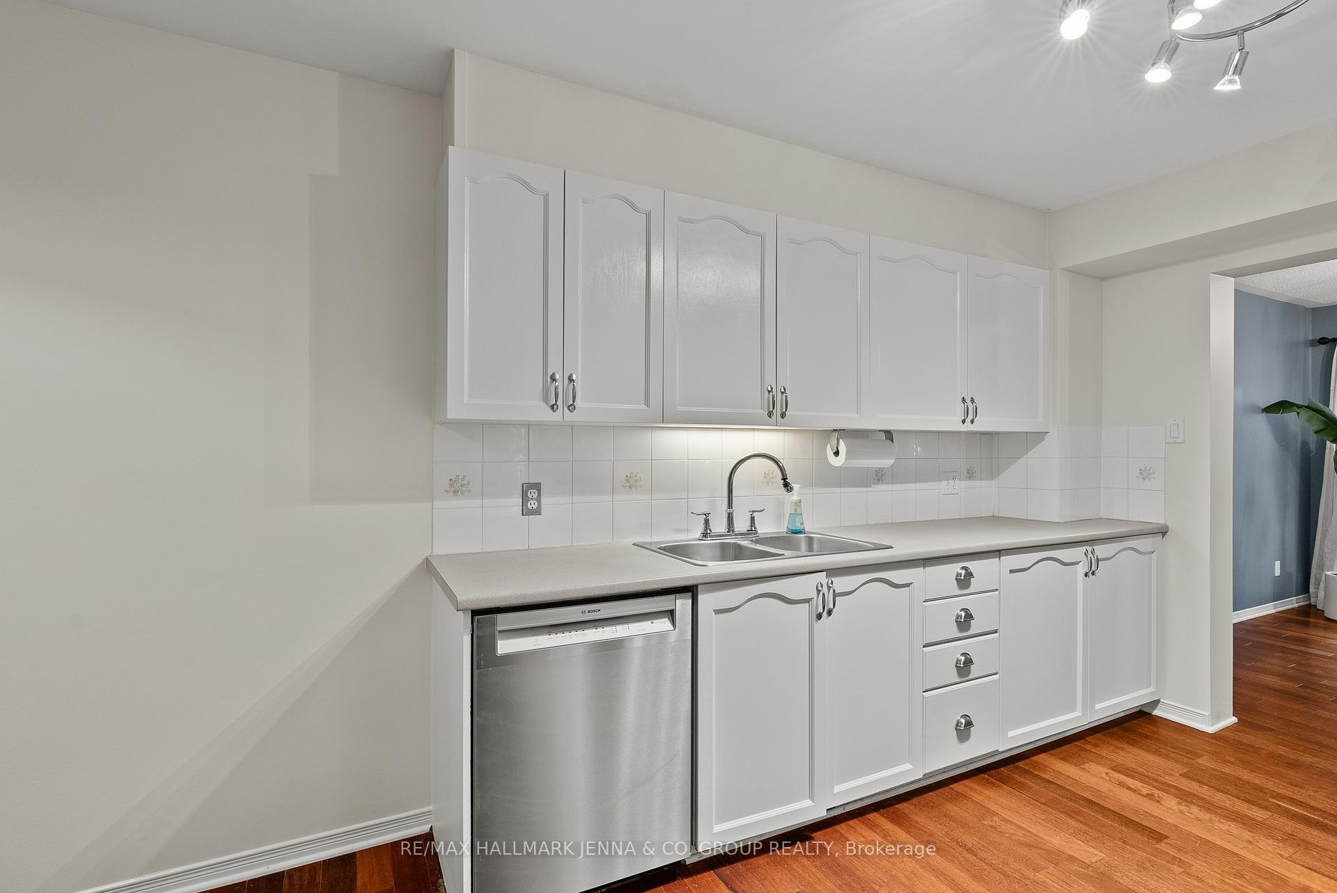 Photo 6 of 364 Stoneway Drive, Ottawa, Barrhaven East — HOMEH