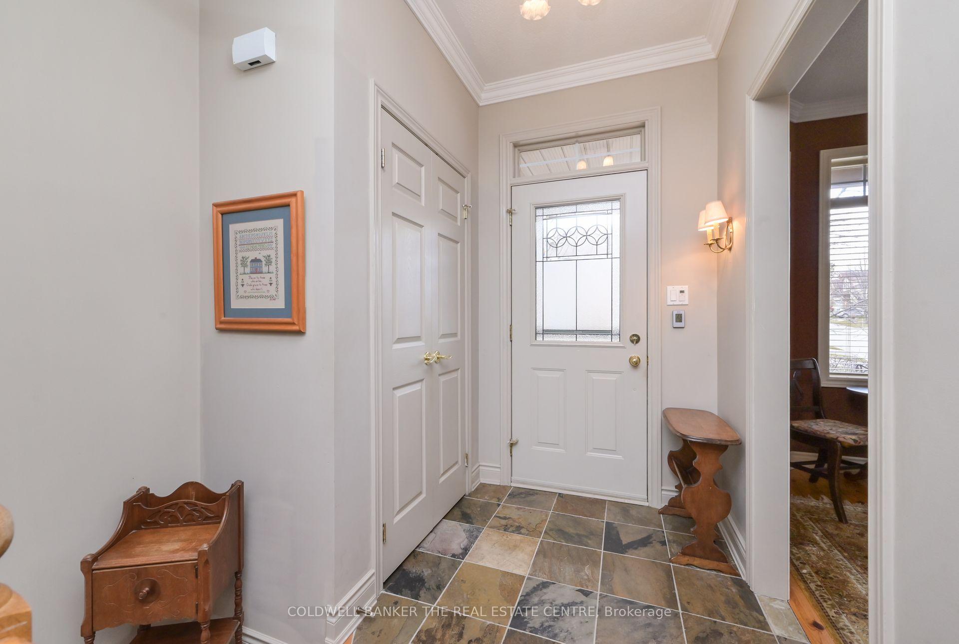 Photo 5 of 133 Bella Vista Trail, New Tecumseth, Rural New Tecumseth — HOMEH