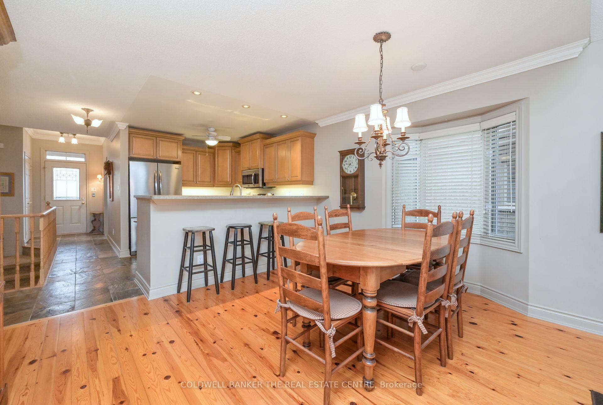 Photo 8 of 133 Bella Vista Trail, New Tecumseth, Rural New Tecumseth — HOMEH