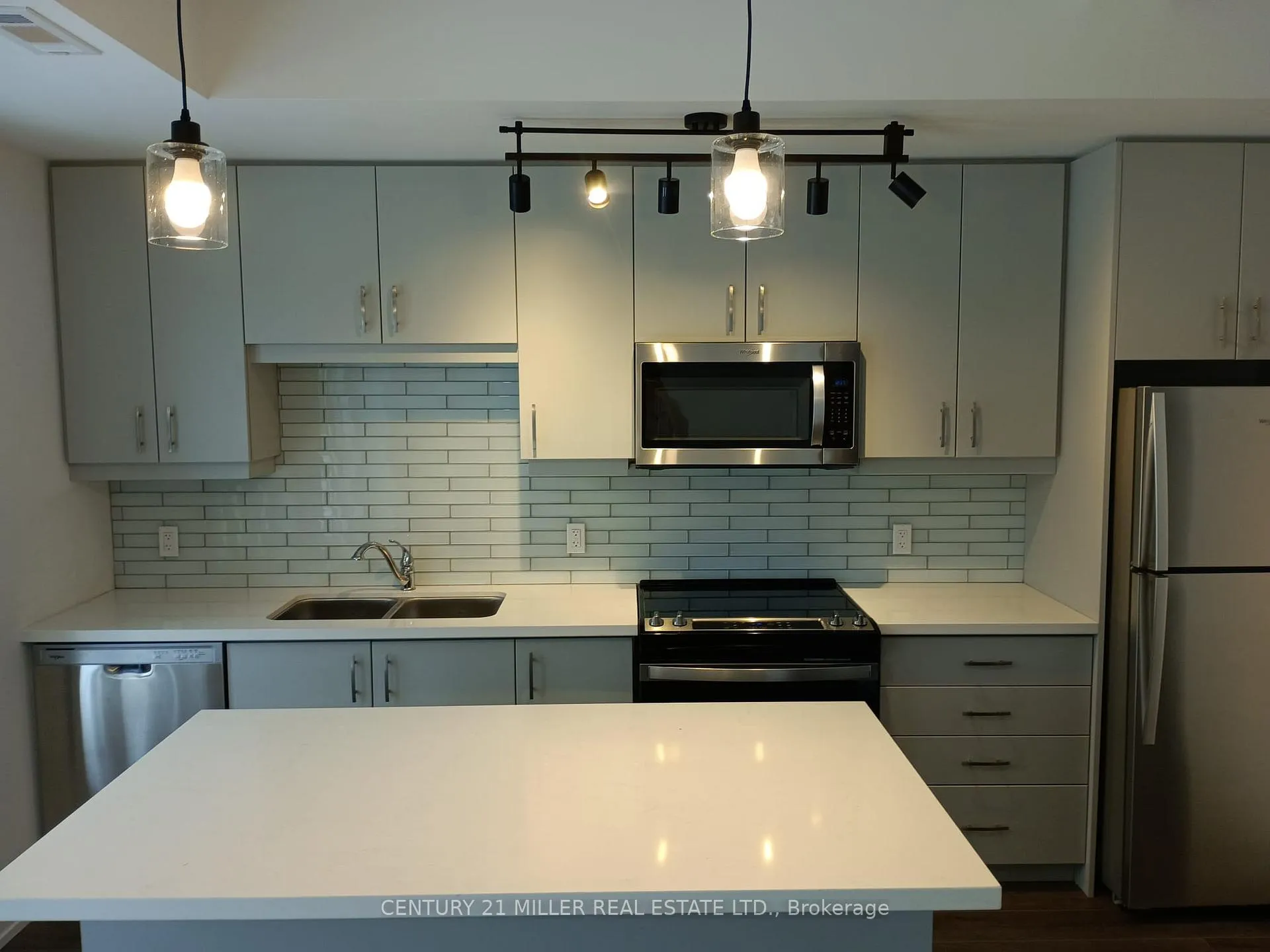 Photo 3 of Unit 31, 70 Kenesky Drive, Hamilton, Waterdown — HOMEH