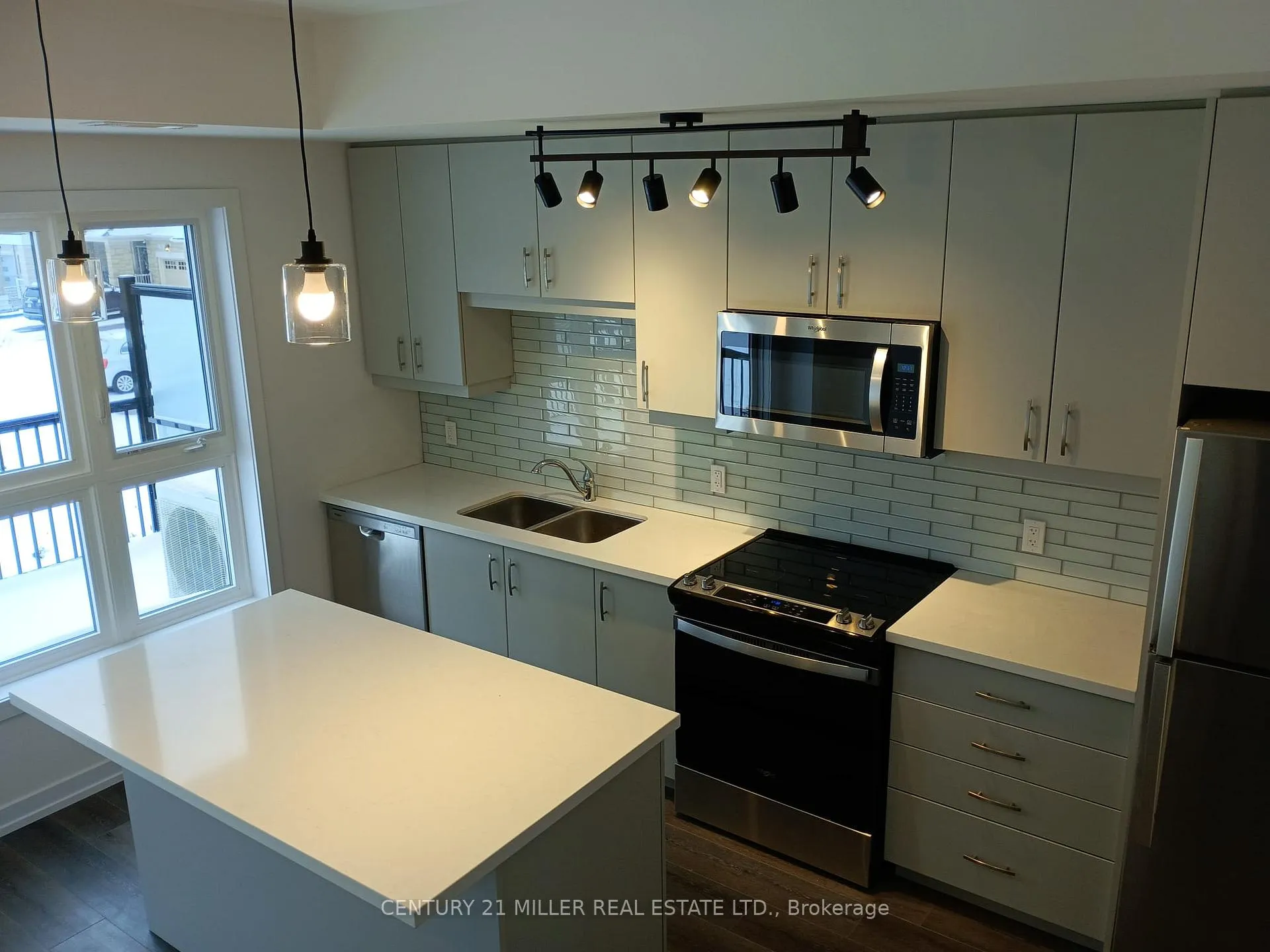 Photo 5 of Unit 31, 70 Kenesky Drive, Hamilton, Waterdown — HOMEH