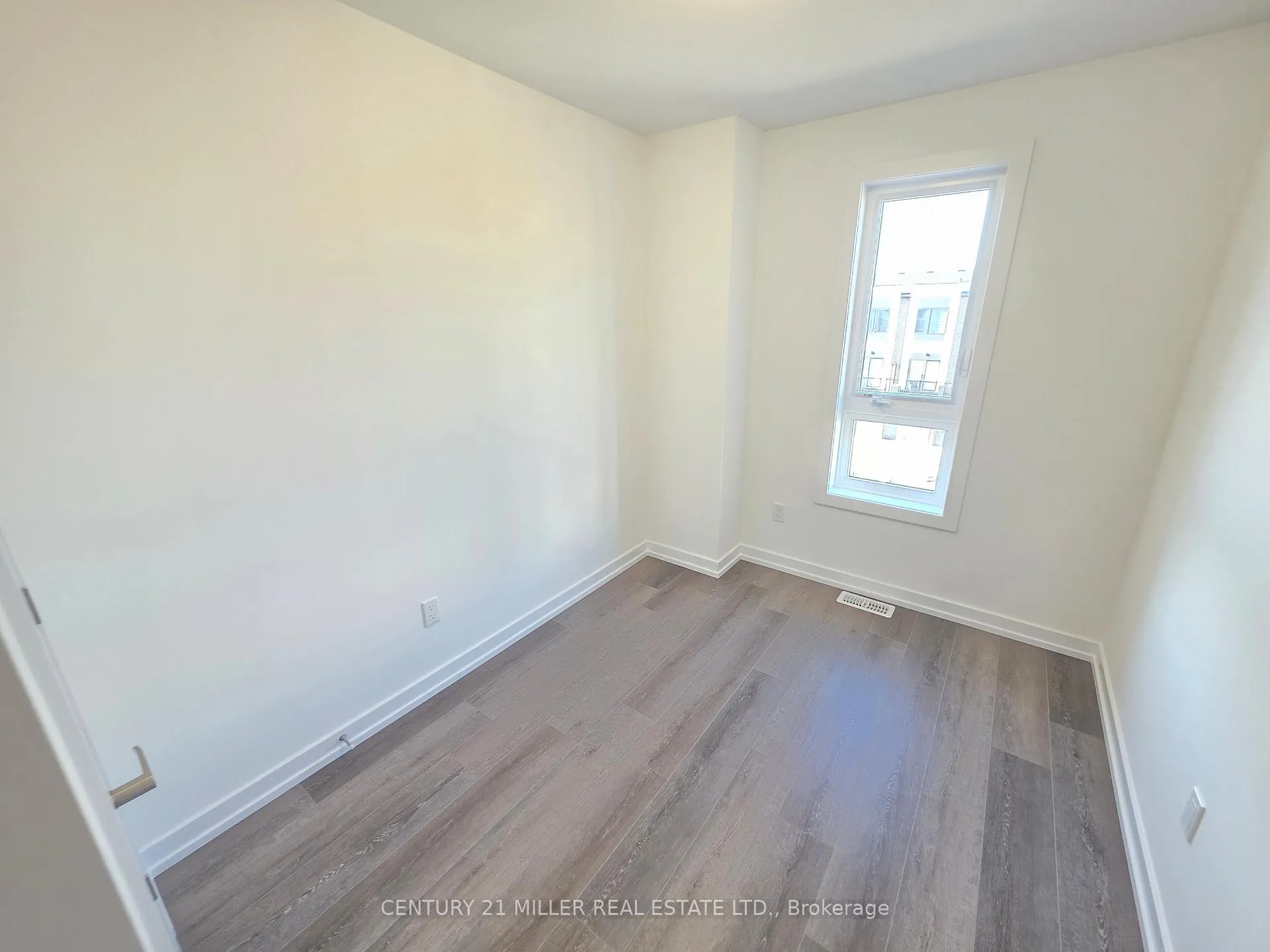 Photo 16 of Unit 31, 70 Kenesky Drive, Hamilton, Waterdown — HOMEH