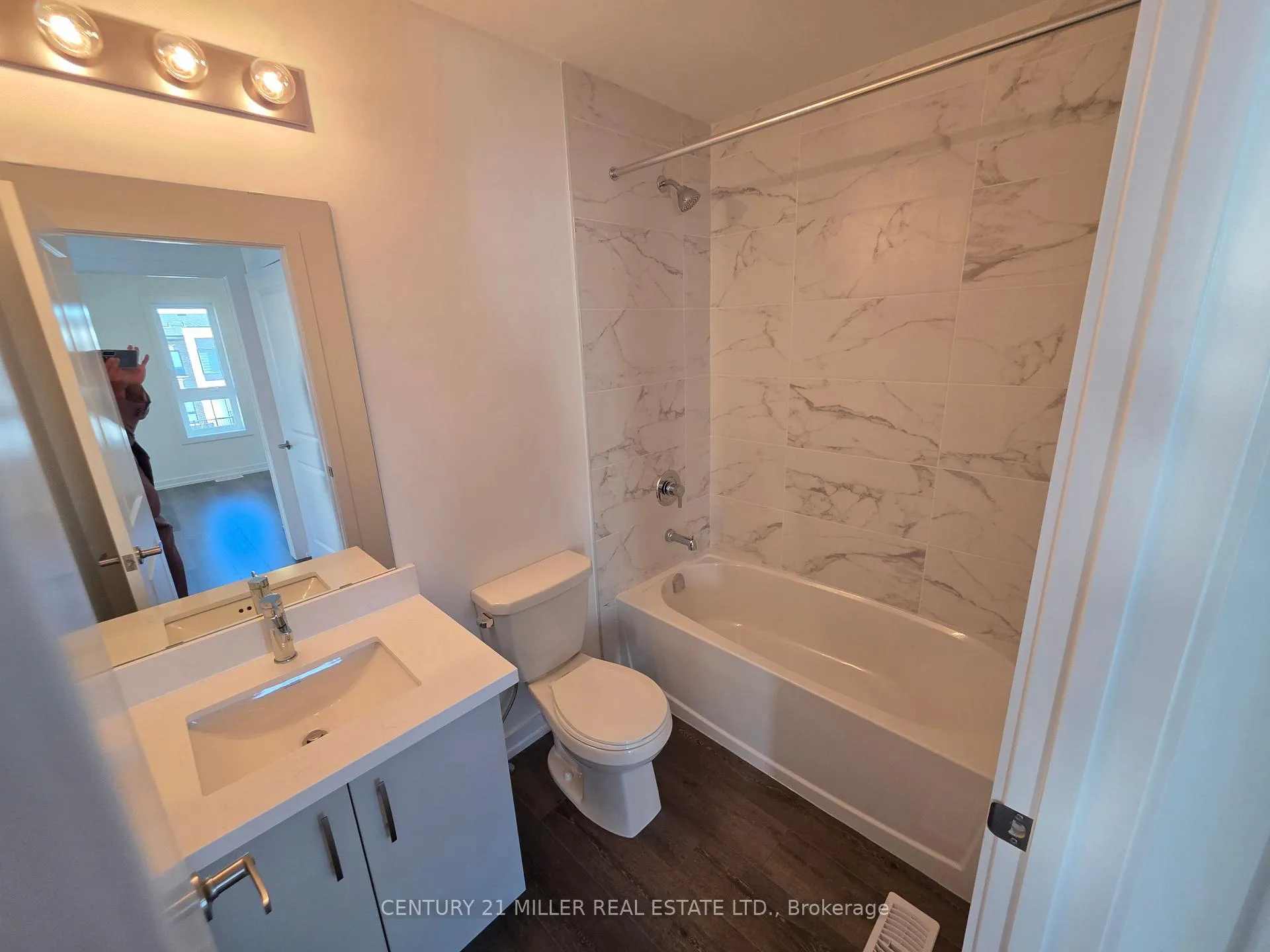 Photo 19 of Unit 31, 70 Kenesky Drive, Hamilton, Waterdown — HOMEH