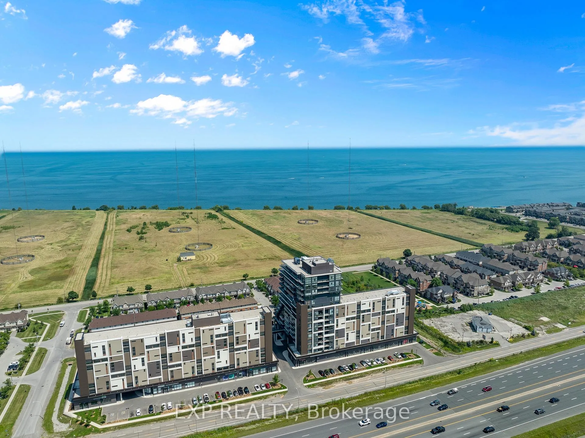 Photo 2 of Unit 219, 550 North Service Road, Grimsby, Grimsby Beach — HOMEH