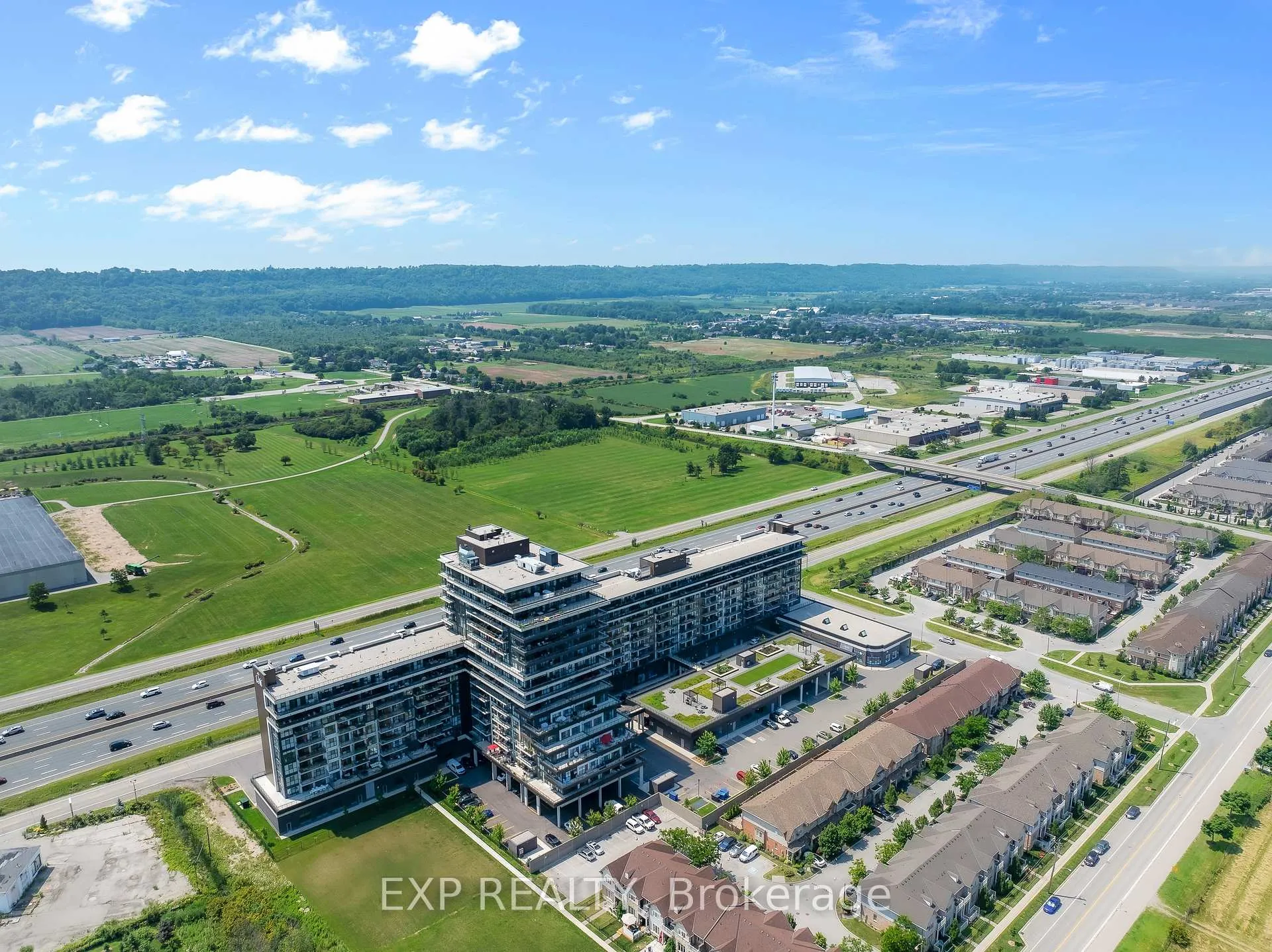 Photo 3 of Unit 219, 550 North Service Road, Grimsby, Grimsby Beach — HOMEH