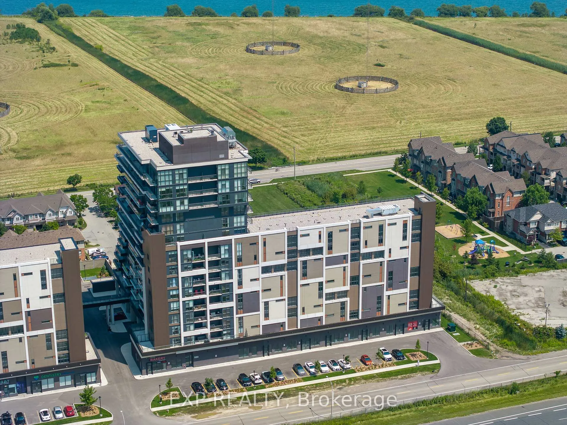 Photo 5 of Unit 219, 550 North Service Road, Grimsby, Grimsby Beach — HOMEH