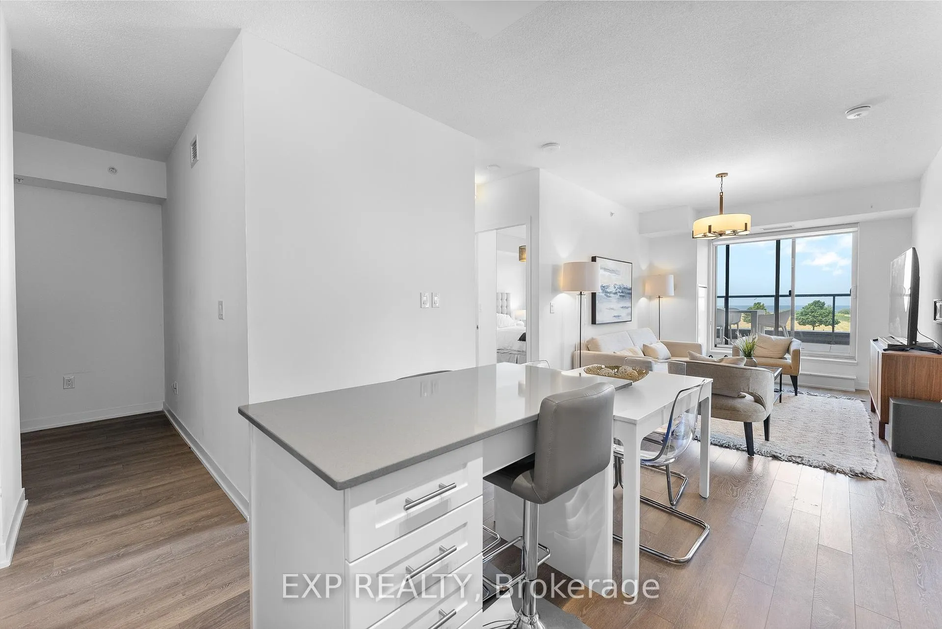 Photo 9 of Unit 219, 550 North Service Road, Grimsby, Grimsby Beach — HOMEH