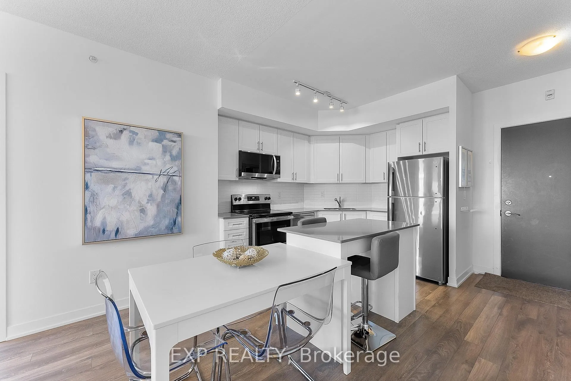 Photo 11 of Unit 219, 550 North Service Road, Grimsby, Grimsby Beach — HOMEH