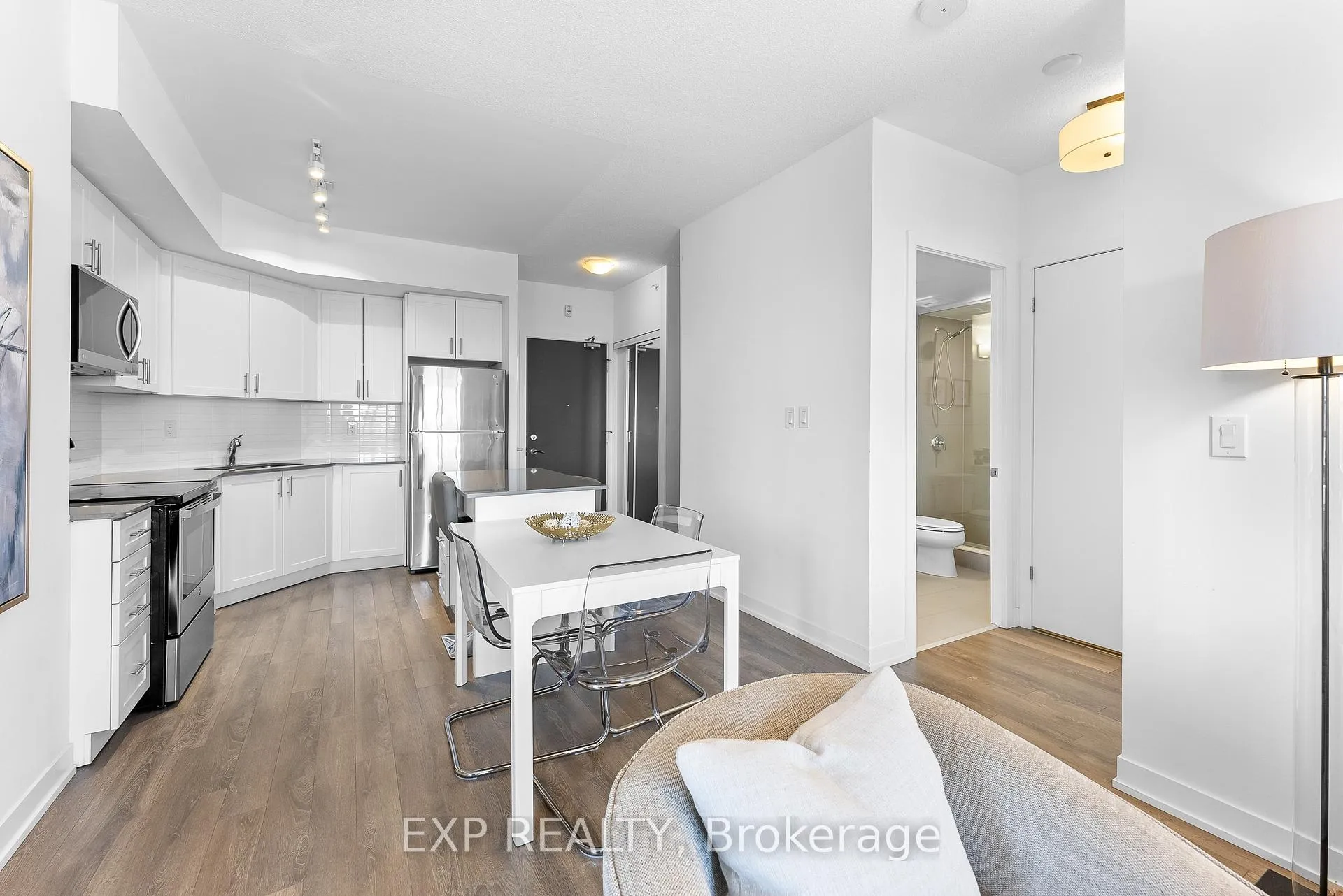 Photo 13 of Unit 219, 550 North Service Road, Grimsby, Grimsby Beach — HOMEH