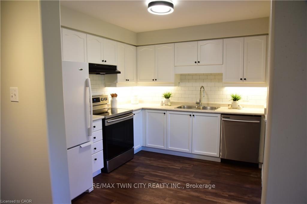 Photo 5 of Unit 19, 42 Green Valley Drive, Kitchener — HOMEH