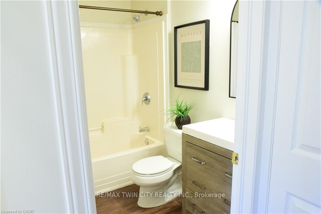 Photo 16 of Unit 19, 42 Green Valley Drive, Kitchener — HOMEH