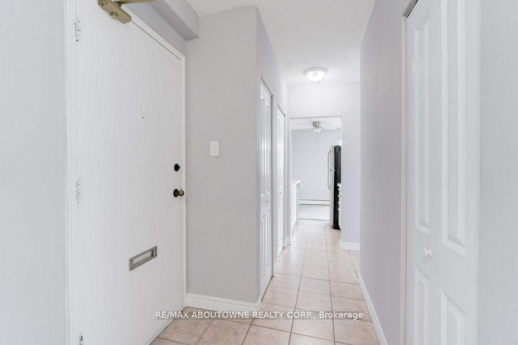 Photo 3 of Unit 903, 81 Charlton Avenue E, Hamilton, Corktown — HOMEH