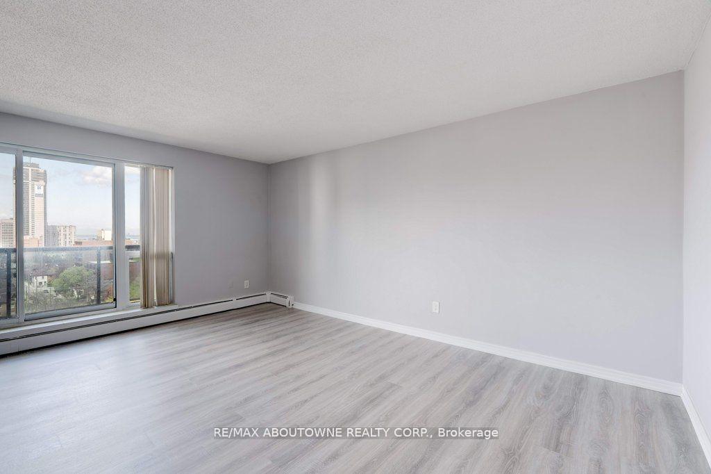 Photo 11 of Unit 903, 81 Charlton Avenue E, Hamilton, Corktown — HOMEH