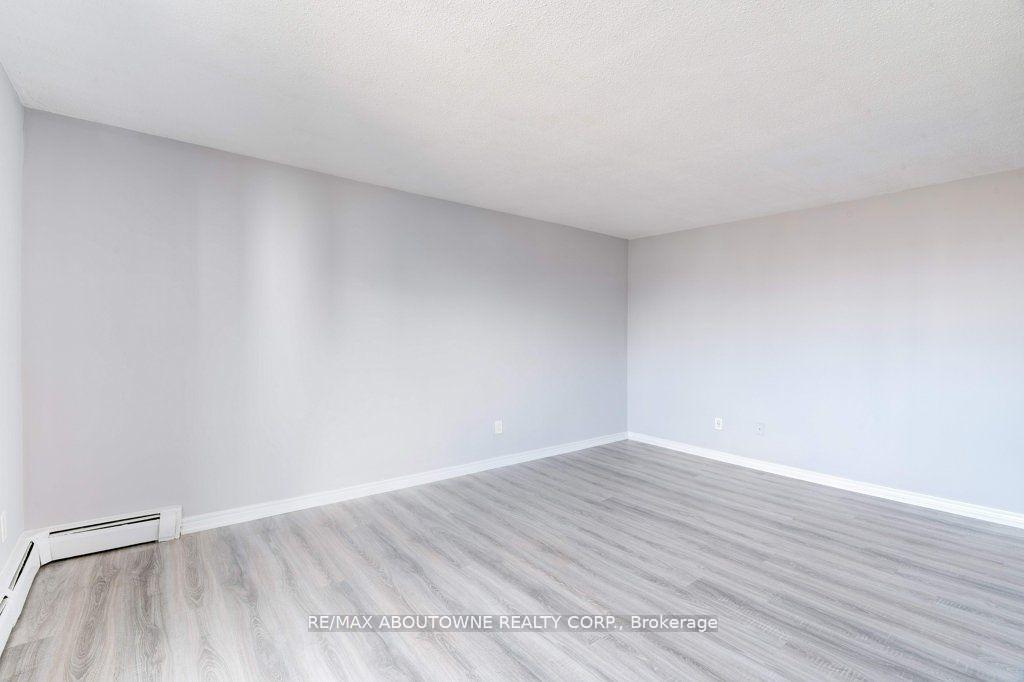 Photo 13 of Unit 903, 81 Charlton Avenue E, Hamilton, Corktown — HOMEH