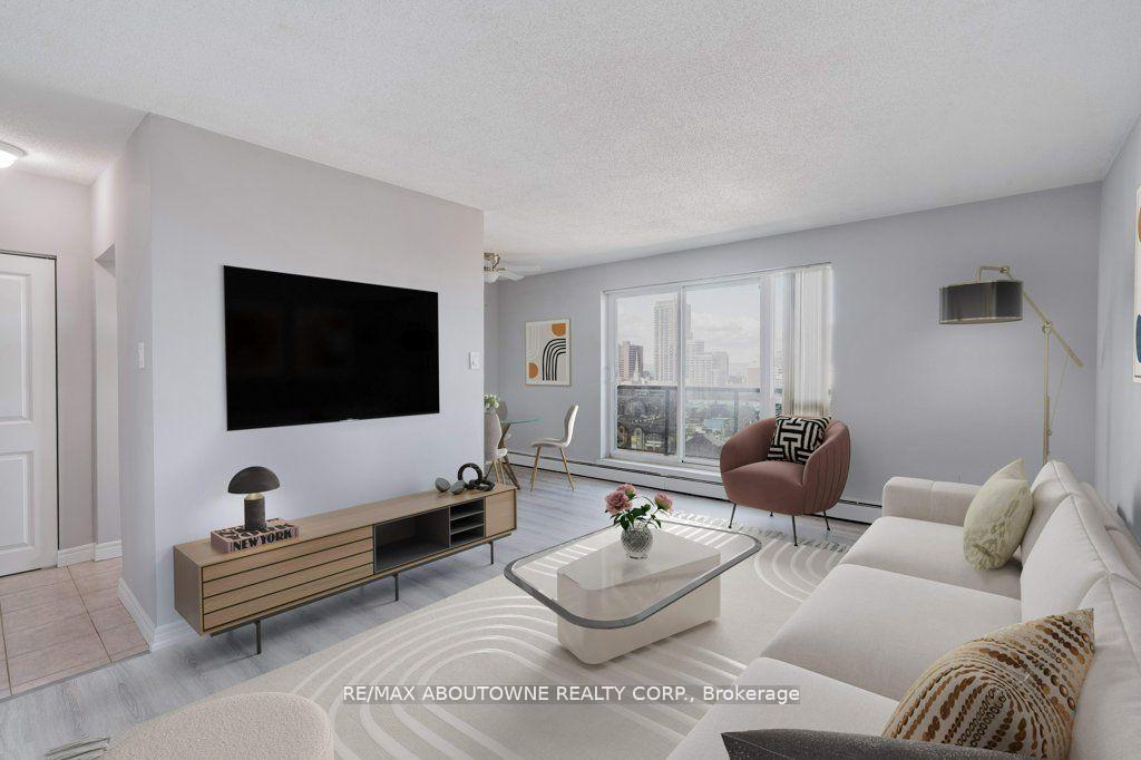 Photo 15 of Unit 903, 81 Charlton Avenue E, Hamilton, Corktown — HOMEH