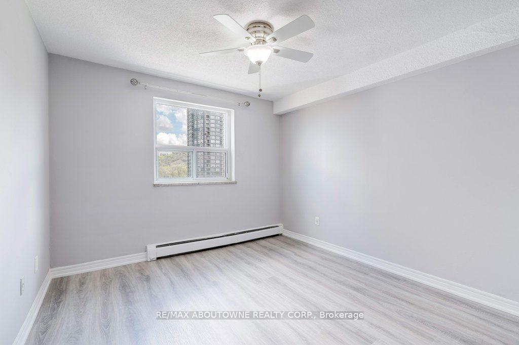 Photo 16 of Unit 903, 81 Charlton Avenue E, Hamilton, Corktown — HOMEH
