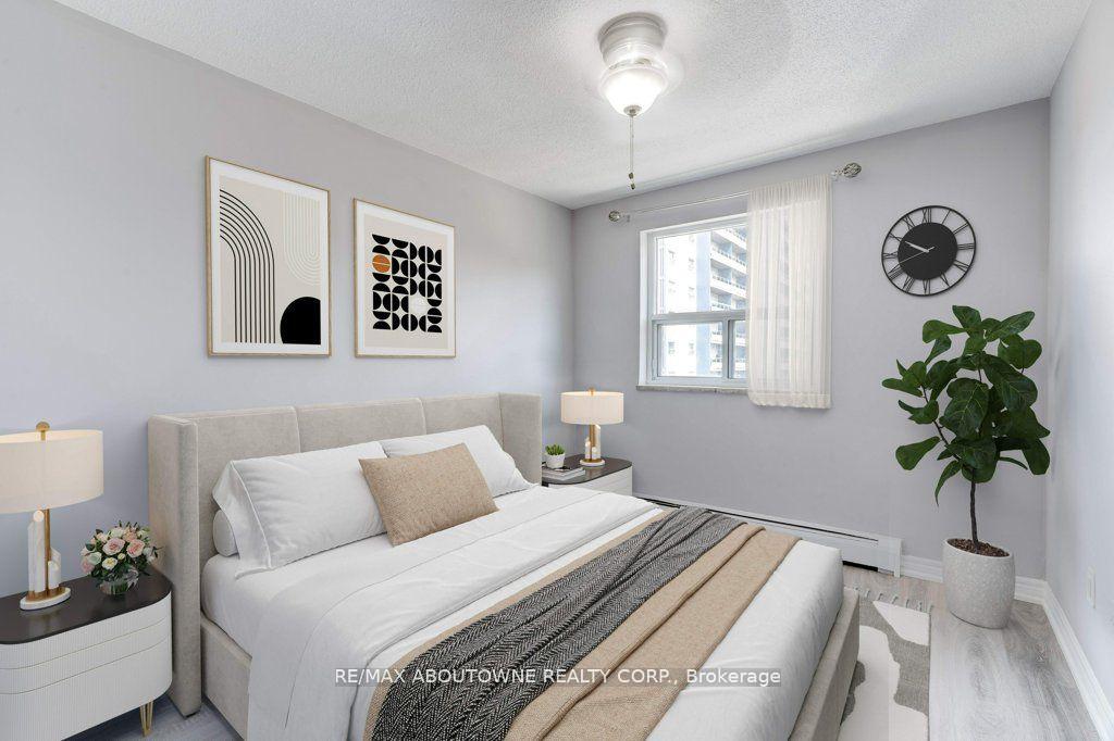 Photo 19 of Unit 903, 81 Charlton Avenue E, Hamilton, Corktown — HOMEH
