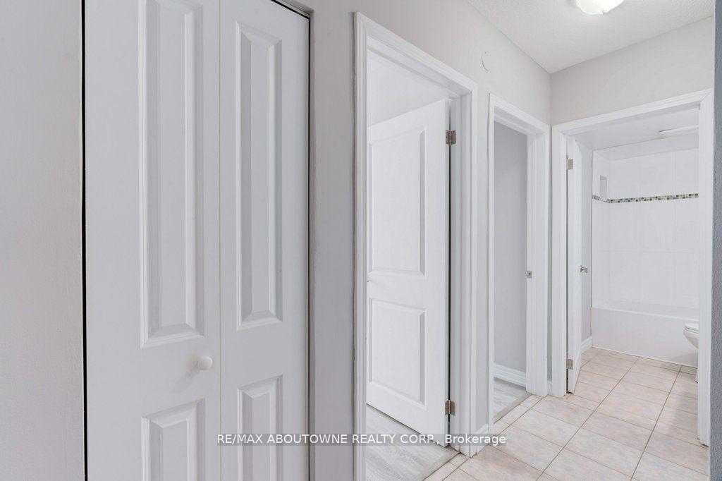 Photo 22 of Unit 903, 81 Charlton Avenue E, Hamilton, Corktown — HOMEH