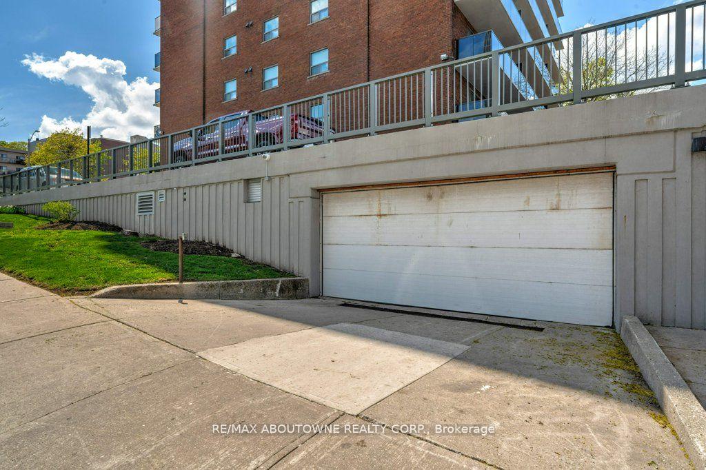 Photo 27 of Unit 903, 81 Charlton Avenue E, Hamilton, Corktown — HOMEH