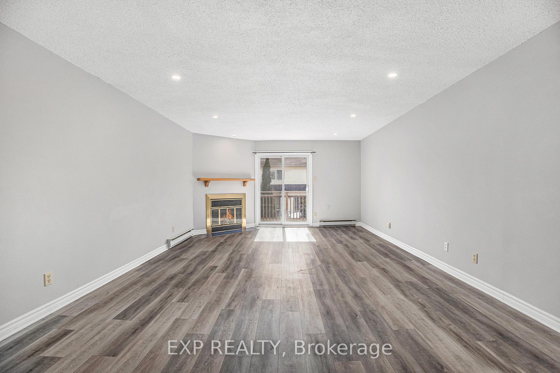 Photo 4 of Unit 67, 131 Rushford Pvt, Ottawa, Hunt Club Park/Greenboro — HOMEH