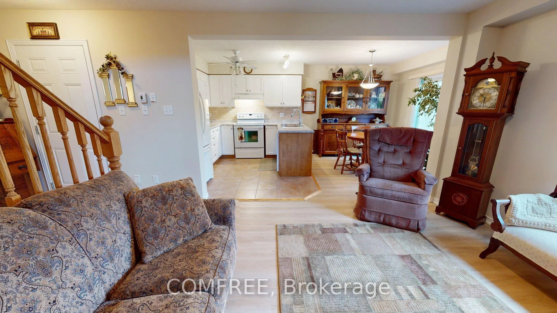 Photo 3 of 45 Pond View Drive, Wellesley — HOMEH
