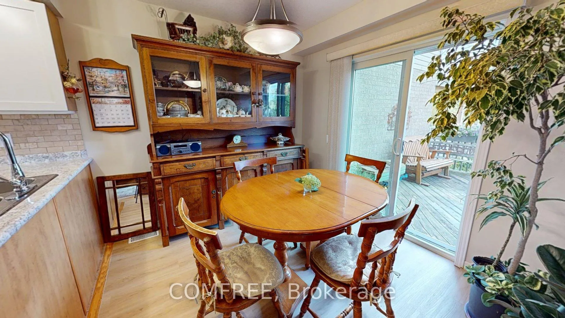 Photo 5 of 45 Pond View Drive, Wellesley — HOMEH